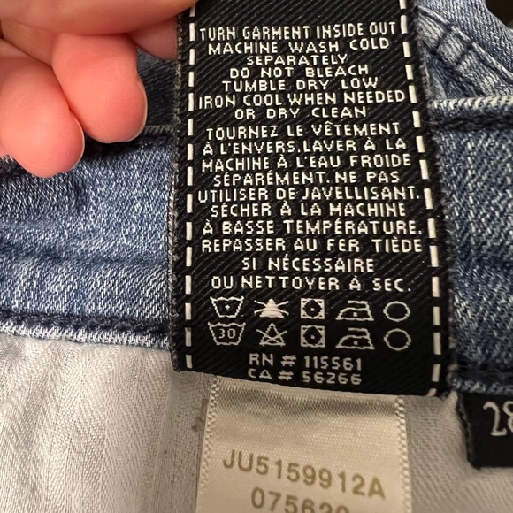 7 For All Mankind Shorts -Size 28 - Picture 5 of 6